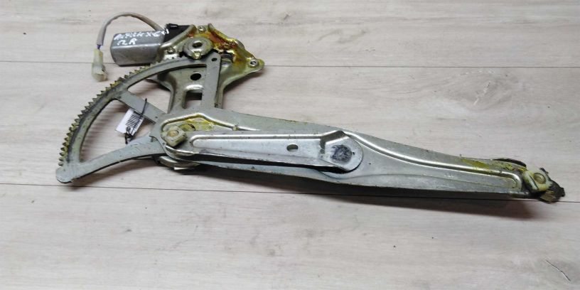 steklopodieemnik-elektriceskii-perednii-pravyi-lifan-x60-i-art-15393-big-1