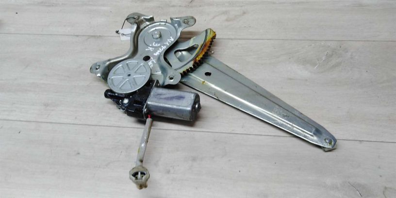 steklopodieemnik-elektriceskii-zadnii-pravyi-lifan-x60-i-art-15397-big-2