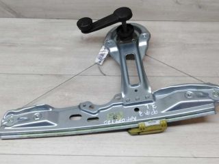 steklopodieemnik-mexaniceskii-zadnii-levyi-ford-focus-iii-art-15452