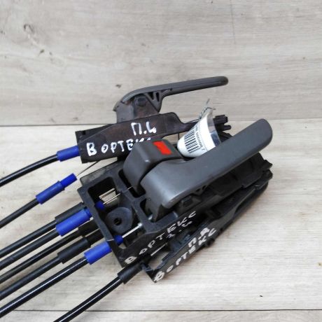 rucka-vnutrenniaia-otkryvaniia-dveri-vortex-tingo-art-15535-big-0