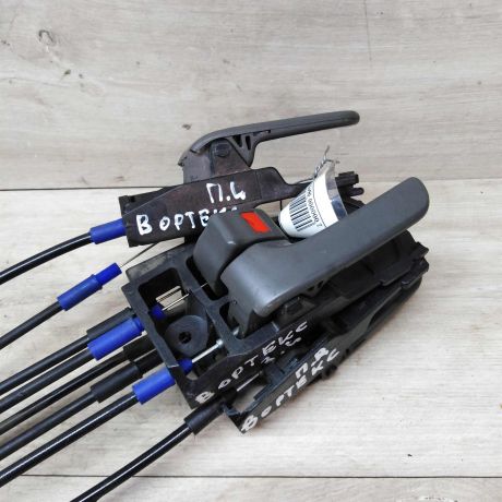 rucka-vnutrenniaia-otkryvaniia-dveri-vortex-tingo-art-15535-big-1