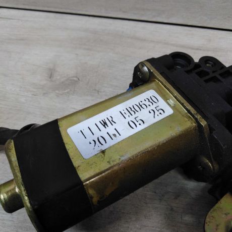 steklopodieemnik-zadnii-pravyi-vortex-tingo-art-15673-big-3