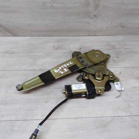 steklopodieemnik-zadnii-pravyi-vortex-tingo-art-15673-big-2