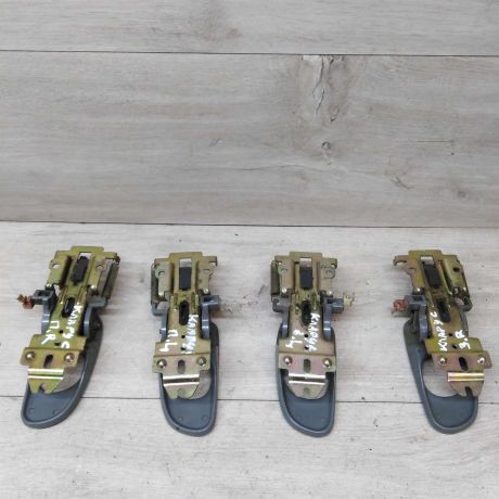 rucka-vnutrenniaia-otkryvaniia-dveri-kia-clarus-ostatok-2-stuki-peredniaia-levaia-zadniaia-levaia-art-15919-big-1