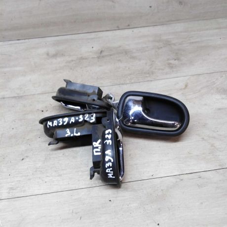 rucka-vnutrenniaia-otkryvaniia-dveri-mazda-323-art-15927-big-1