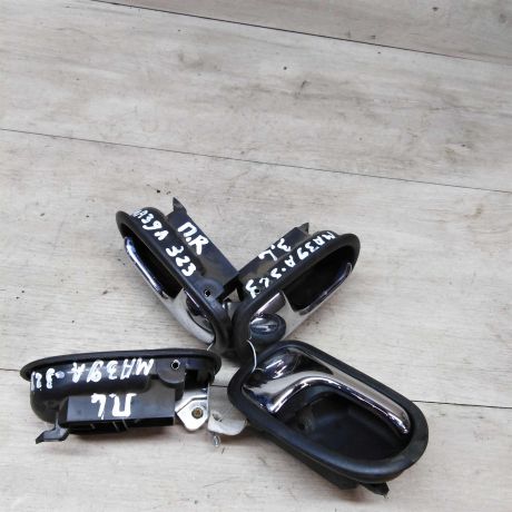 rucka-vnutrenniaia-otkryvaniia-dveri-mazda-323-art-15927-big-3