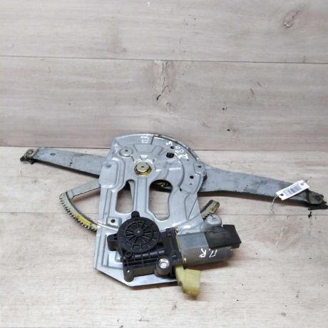 steklopodieemnik-perednii-volvo-s80-art-15991-big-2