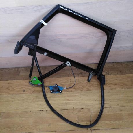 steklopodieemnik-zadnii-audi-a4-b6-8e-art-16086-big-0