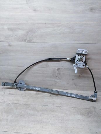 steklopodieemnik-perednii-volkswagen-transporter-t4-art-16194-big-1