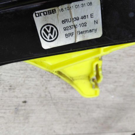 steklopodieemnik-zadnii-levyi-volkswagen-polo-sedan-art-16506-big-1