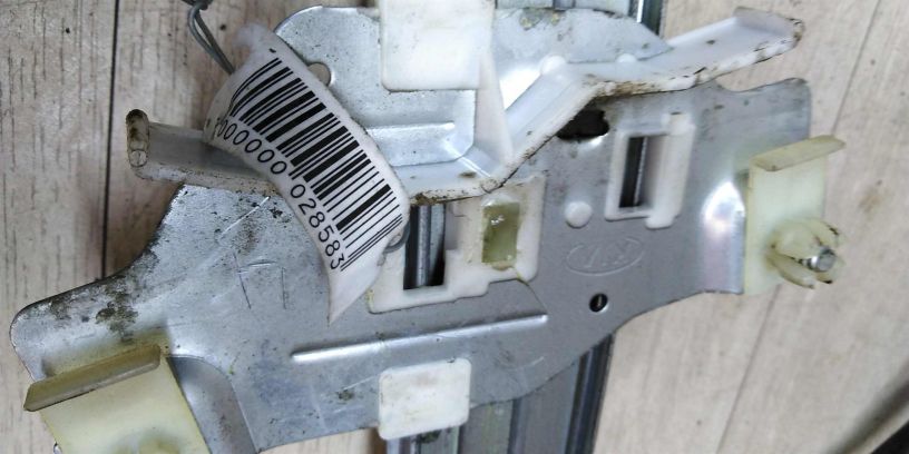 steklopodieemnik-zadnii-levyi-kia-spectra-art-17170-big-1