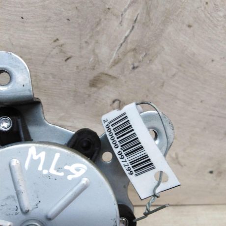 steklopodieemnik-perednii-pravyi-mitsubishi-lancer-9-art-17311-big-1