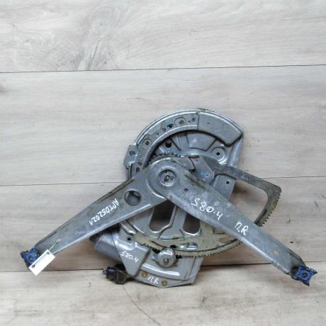 steklopodieemnik-perednii-volvo-s80-art-17337-big-0