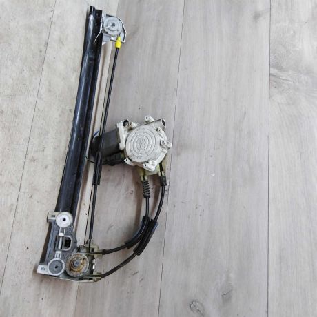 steklopodieemnik-zadnii-levyi-bmw-e39-art-17826-big-0