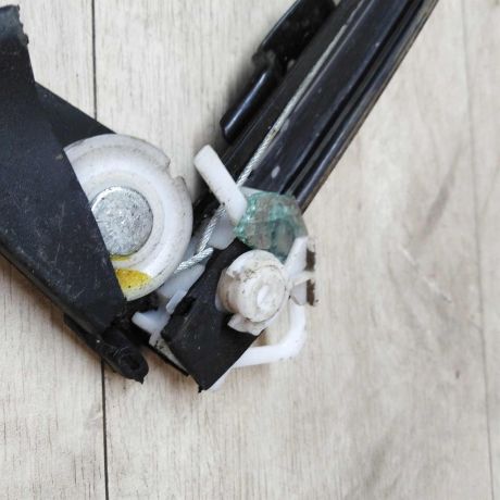 steklopodieemnik-perednii-pravyi-fiat-albea-art-18472-big-2