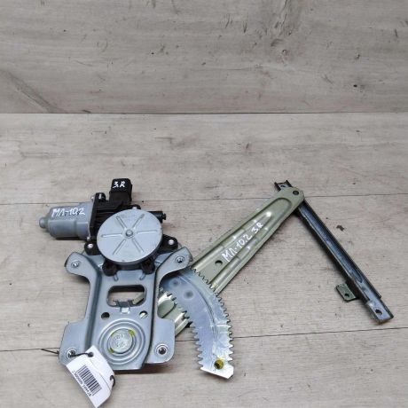 steklopodieemnik-zadnii-pravyi-mitsubishi-lancer-10-art-18507-big-0