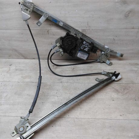 steklopodieemnik-perednii-levyi-renault-megane-2-art-18529-big-0