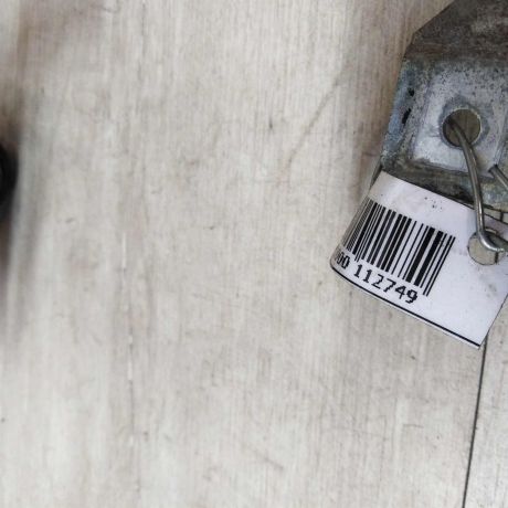 steklopodieemnik-perednii-audi-a8-d2-art-18776-big-3