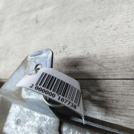 steklopodieemnik-perednii-audi-a8-d2-art-18777-big-3