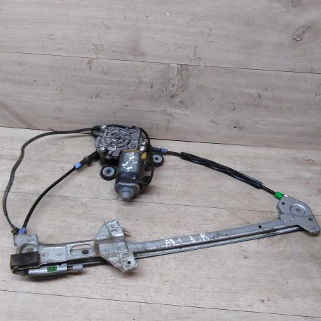 steklopodieemnik-zadnii-audi-a8-d2-art-18778-big-0