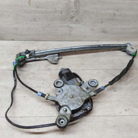 steklopodieemnik-zadnii-audi-a8-d2-art-18778-big-1