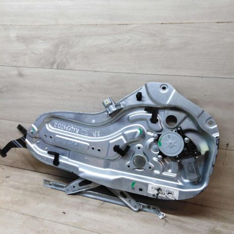 steklopodieemnik-zadnii-pravyi-kia-cerato-art-19476-big-0