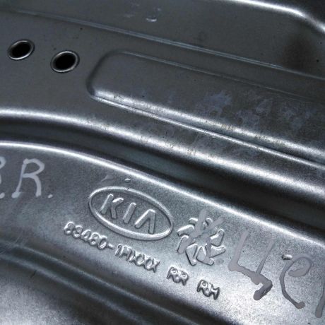 steklopodieemnik-zadnii-pravyi-kia-cerato-art-19476-big-4