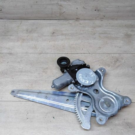 steklopodieemnik-zadnii-pravyi-toyota-camry-v40-art-20053-big-1