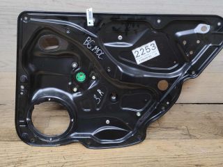 steklopodieemnik-zadnii-pravyi-volkswagen-passat-b6-art-21148