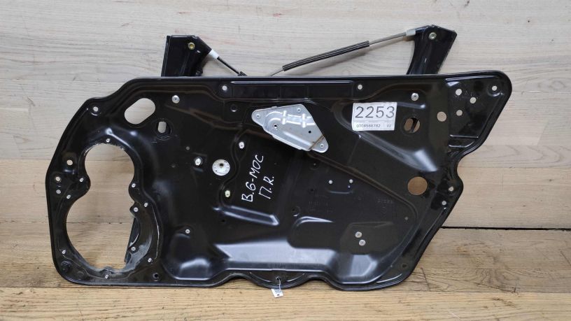 steklopodieemnik-perednii-pravyi-volkswagen-passat-b6-art-21150-big-0