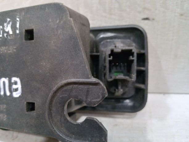 rucka-pravaia-vnutrenniaia-otkryvaniia-dveri-ford-focus-2-restailing-art-21450-big-1