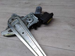 steklopodieemnik-zadnii-levyi-toyota-camry-v40-art-21997