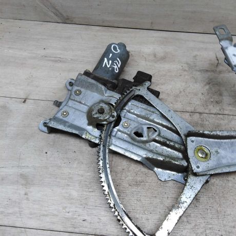 steklopodieemnik-perednii-opel-zafira-a-pravyi-art-22221-big-2