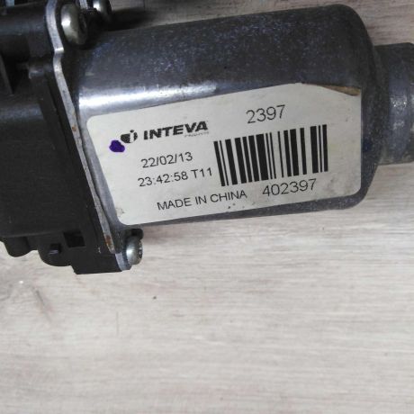 steklopodieemnik-perednei-hyundai-solaris-art-22836-big-2