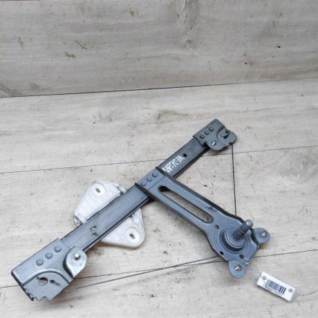 steklopodieemnik-zadnii-pravyi-lada-largus-art-24104-big-0