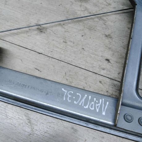 steklopodieemnik-zadnii-levyi-lada-largus-art-24276-big-1