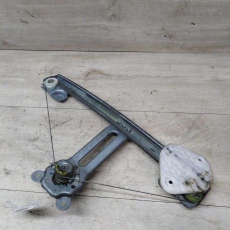 steklopodieemnik-zadnii-levyi-lada-largus-art-24276-big-2