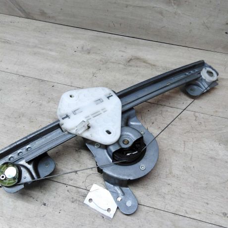 steklopodieemnik-zadnii-pravyi-renault-logan-art-24278-big-0