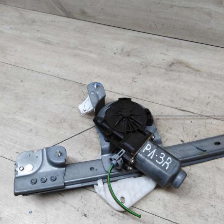 steklopodieemnik-zadnii-pravyi-renault-logan-art-24278-big-1