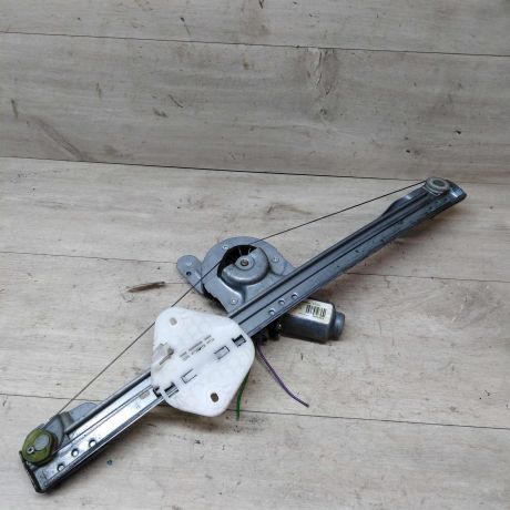 steklopodieemnik-perednii-levyi-renault-logan-art-24279-big-1