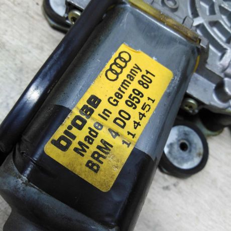 steklopodieemnik-zadnii-levyi-audi-a8-d2-art-24945-big-2