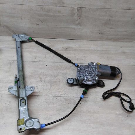 steklopodieemnik-perednii-levyi-audi-a8-d2-art-24965-big-0