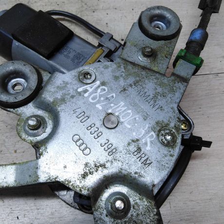 steklopodieemnik-zadnii-pravyi-audi-a8-d2-art-25001-big-2