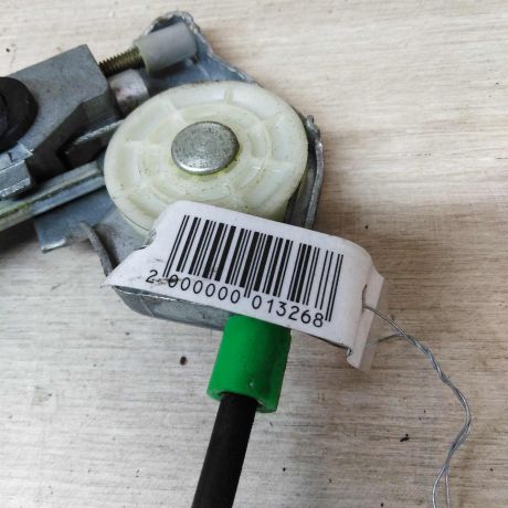 steklopodieemnik-zadnii-pravyi-audi-a8-d2-art-25001-big-1