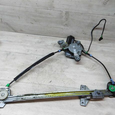 steklopodieemnik-perednii-pravyi-audi-a8-d2-art-25004-big-0