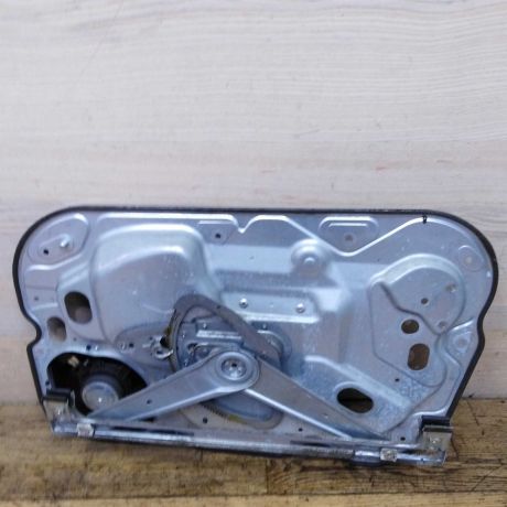 steklopodieemnik-perednii-ford-focus-2-rest-levyi-art-25456-big-4