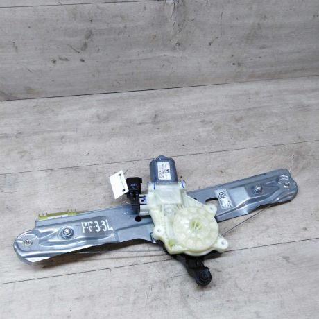 steklopodieemnik-zadnii-levyi-ford-focus-3-art-25509-big-0