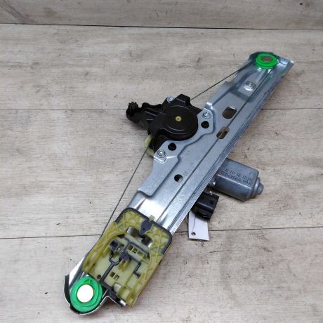 steklopodieemnik-zadnii-levyi-ford-focus-3-art-25509-big-3