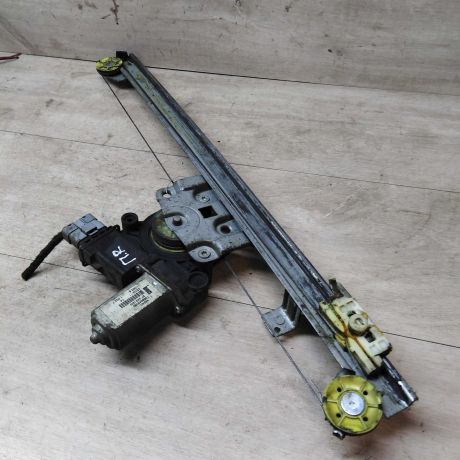 steklopodieemnik-perednii-peugeot-boxer-pravyi-art-25598-big-2