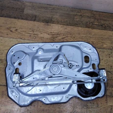 steklopodieemnik-perednii-ford-focus-2-rest-pravyi-art-25634-big-1